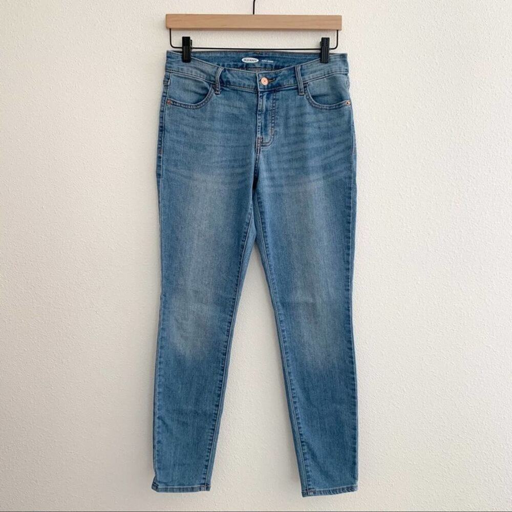 Old Navy Super Skinny light wash denim 4